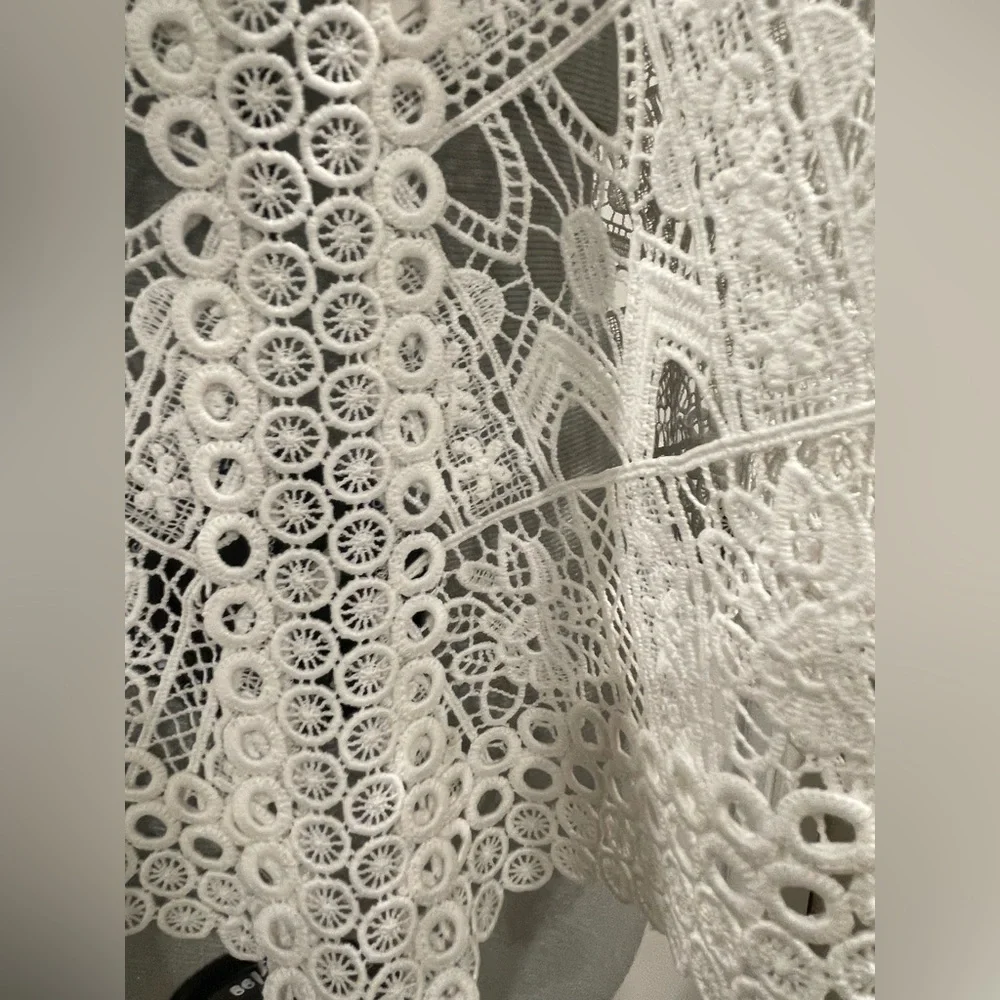 Alexis lace short sleeve, high neck blouse, handkerchief hem, white, szXS, GUC - Picture 10 of 13